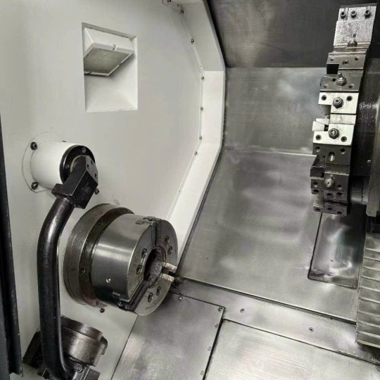 Máy Tiện CNC Huyndai WIA L210A Hàn Quốc - Đã Qua Sử Dụng