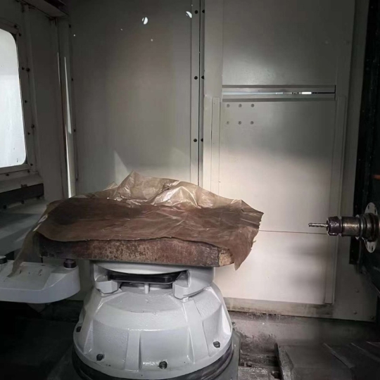 Máy phay CNC Hass EC-500 qua sử dụng 