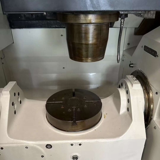 Máy phay  trục Mazak chính hãng Nhật Bản VARIAXIS-500  qua sử dụng 