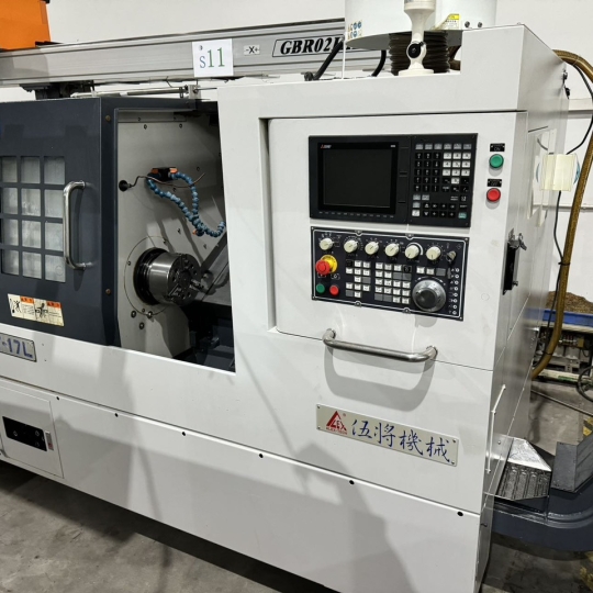 Máy tiện Taiwan WT-17L date 2018  qua sử dụng giá thanh lý 