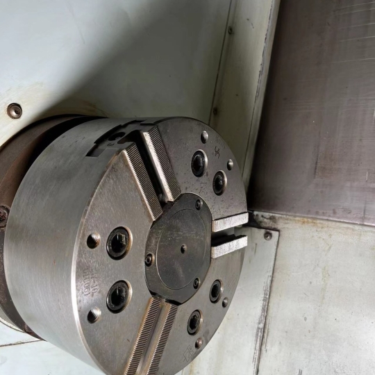 Máy tiện Wia L 210A - ĐÃ QUA SỬ DỤNG