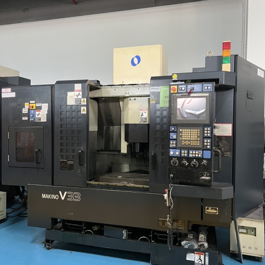 MAY PHAY MAKINO V33 - MÁY QUA SỬ DỤNG
