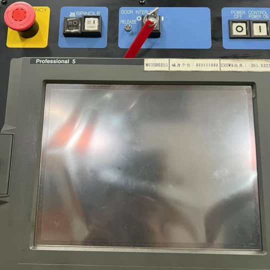 MAY PHAY MAKINO V33 - MÁY QUA SỬ DỤNG