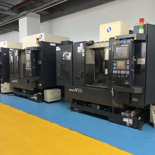 MAY PHAY MAKINO V33 - MÁY QUA SỬ DỤNG