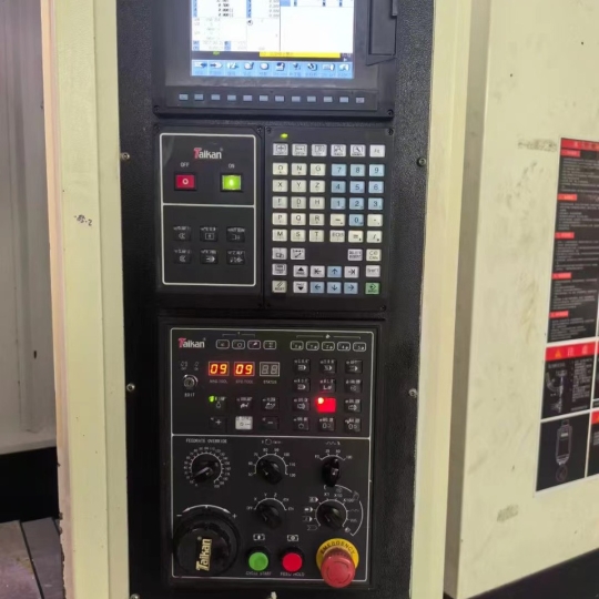 MÁY PHAY TAIKAN T500H - MÁY QUA SỬ  DỤNG