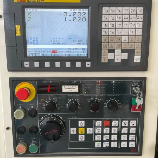 Máy tiện J300  MADE IN INDIA 