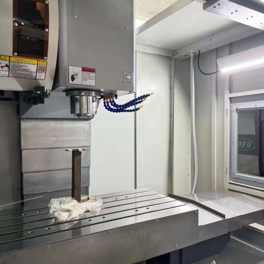 Máy phay CNC Taiwan WEF-1160 new 100% giá thanh lý 