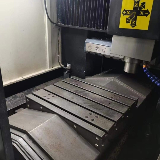 Máy điêu khắc Taikan C-650 giá rẻ hàng thanh lý 