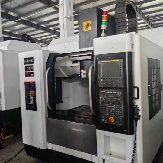 Thanh lý trung tâm gia công T-V850