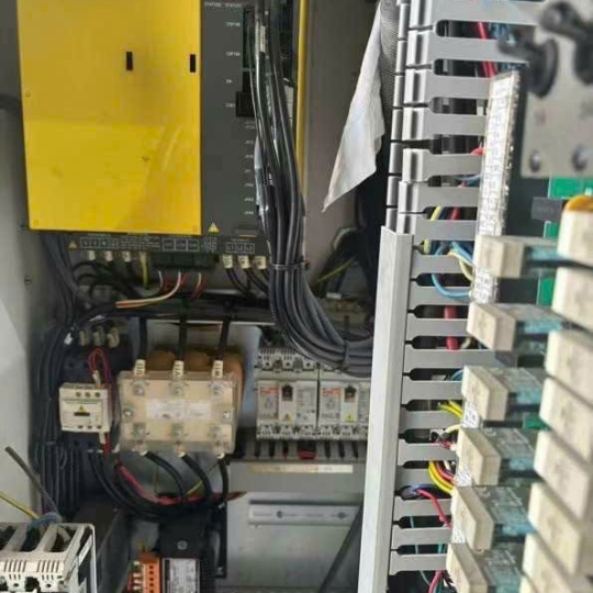 Máy tiện CNC Takisawa LA-200 Đài Loan - Đã Qua Sử Dụng