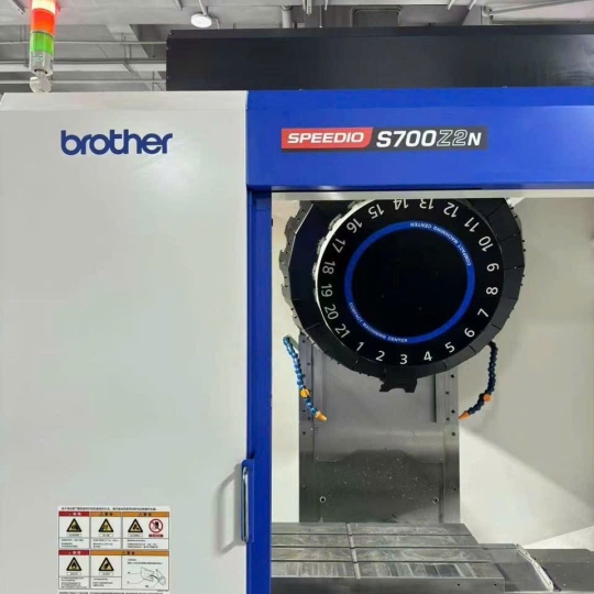Sức mạnh gia công, chính xác tuyệt đối , Máy phay CNC Brother S700X2 , Đã Qua Sử Dụng