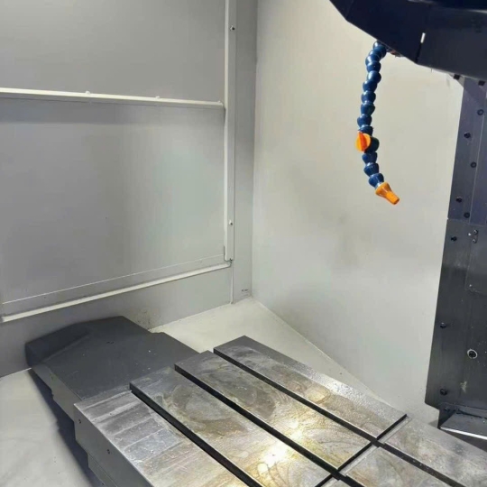 Sức mạnh gia công, chính xác tuyệt đối , Máy phay CNC Brother S700X2 , Đã Qua Sử Dụng