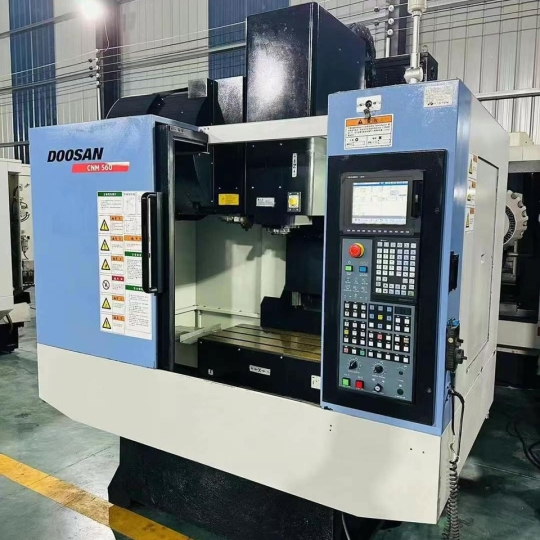 Doosan CNM 560 - Giải pháp gia công CNC chính xác, hiệu quả - Qua Sử 