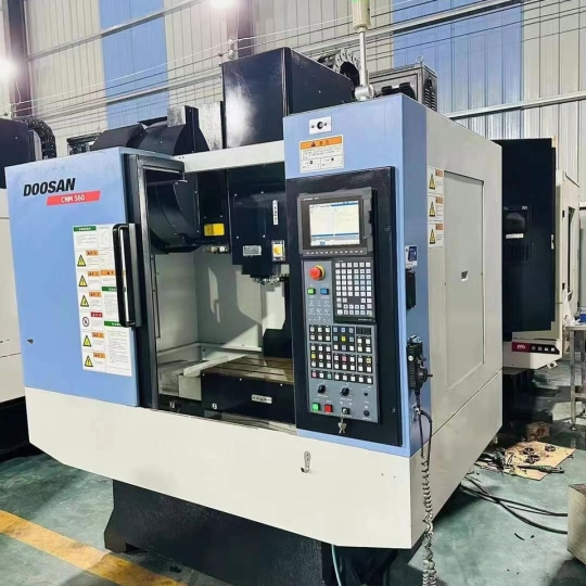 Doosan CNM 560 - Giải pháp gia công CNC chính xác, hiệu quả - Qua Sử 
