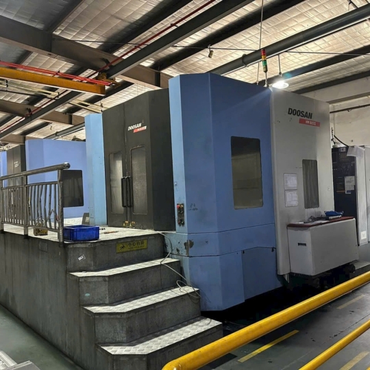 Máy Phay Ngang Doosan HM805II