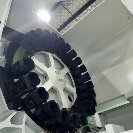  Máy Trung Tâm Gia Công Mazak VCN-515C-IIL - Đã qua sử dụng