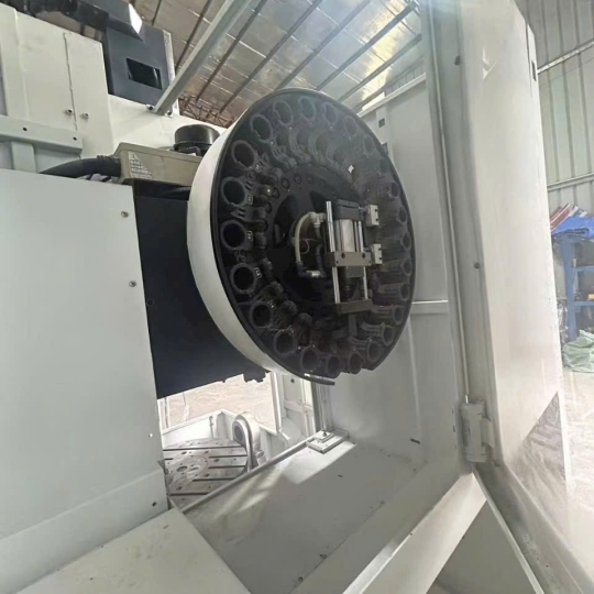 Máy tốc độ cao 5 trục của Đài Loan GT-650VP-S12.