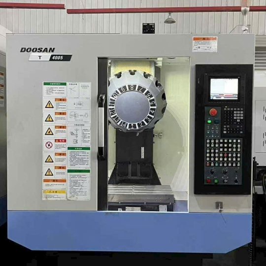 Trung tâm khoan và taro Doosan T4005 – Lựa chọn hàng đầu cho gia công cơ khí chính xác