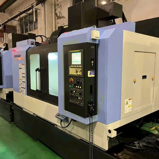TRUNG TÂM GIA CÔNG ĐỨNG DOOSAN DNM515 – GIẢI PHÁP HOÀN HẢO CHO SẢN XUẤT CHÍNH XÁC